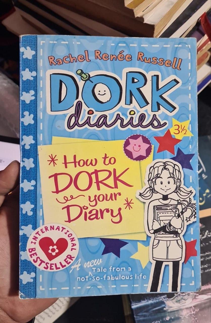Dork Diaries 3½: How to Dork Your Diary
