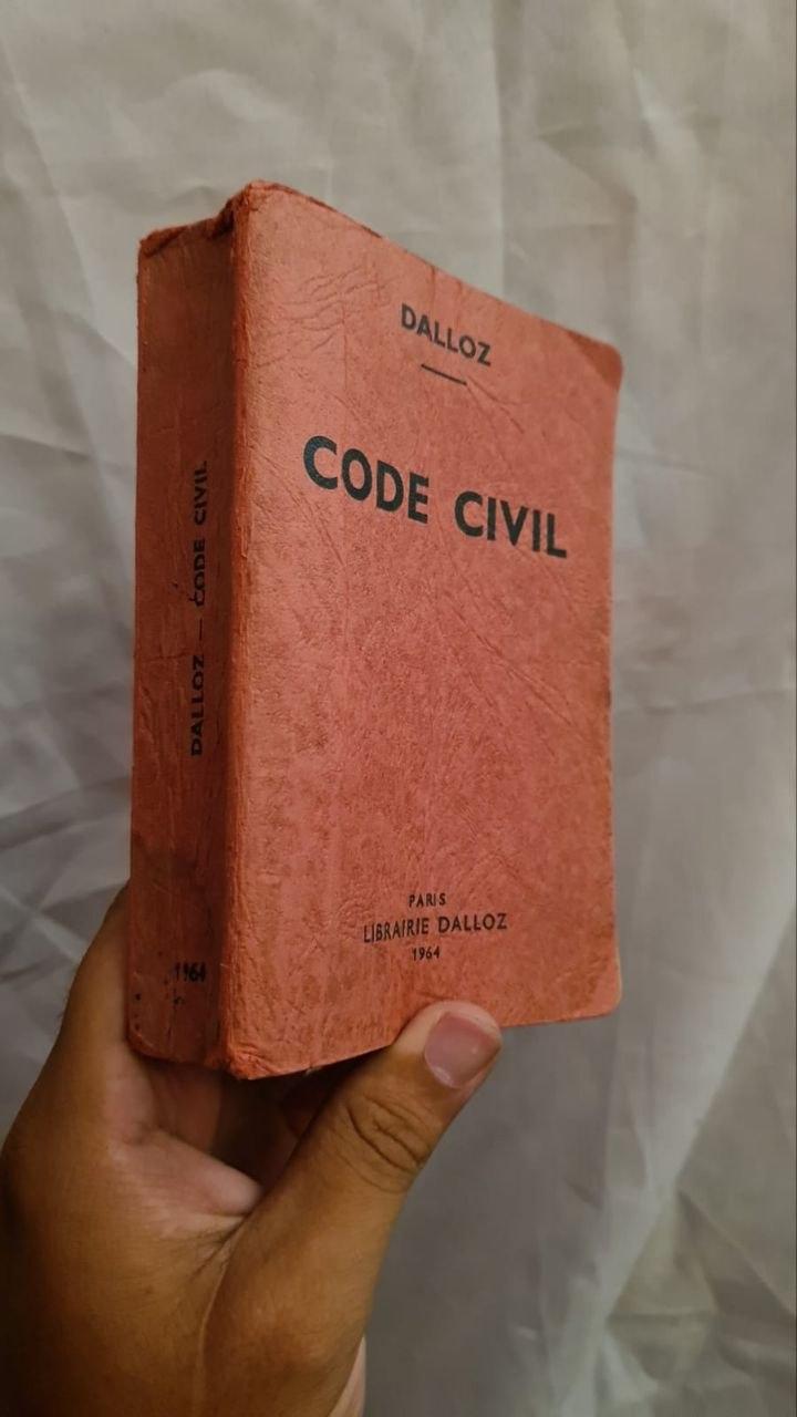 Code Civil — Dalloz 1964
