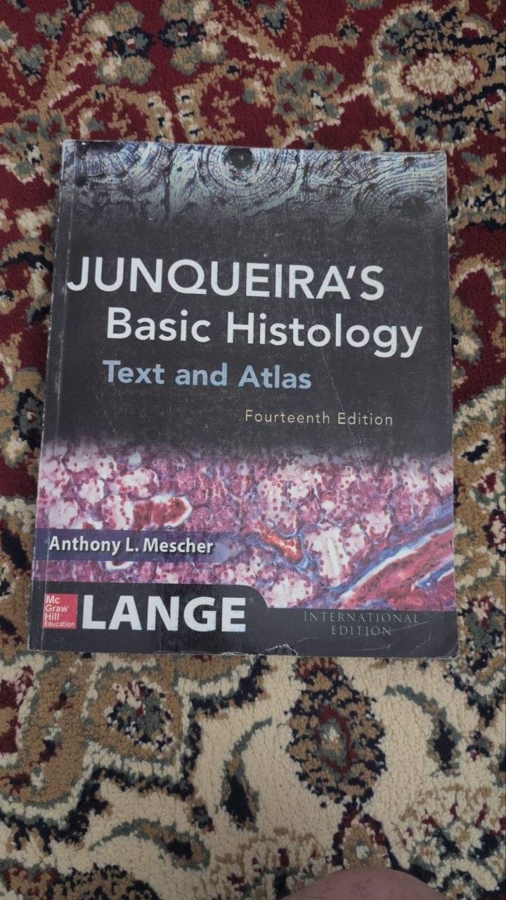 Junqueira's Basic Histology: Text and Atlas